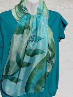 Hedvábná šála - Šlépěje v borůvkách Batitex - modní trička, mikiny, šátky, šály, kravaty