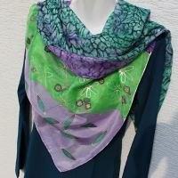 Hedvábný malovaný šátek - Na planetě Louka 2 Batitex - malovaná, batikovaná trička, šaty, mikiny, šátky, šály, kravaty