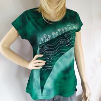 Dámské malované a batikované tričko - Pohádková země - velikost 2XL Batitex - modní trička, mikiny, šátky, šály, kravaty