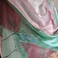 Hedvábný šátek 2v1 - Ptačí ráj utichá Batitex - malovaná, batikovaná trička, šaty, mikiny, šátky, šály, kravaty