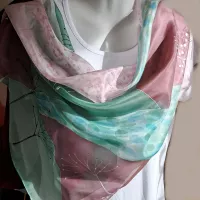 Hedvábný šátek 2v1 - Ptačí ráj utichá Batitex - malovaná, batikovaná trička, šaty, mikiny, šátky, šály, kravaty