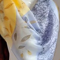 Hedvábný šátek 2v1 - Okamžik zmizí za chvílí Batitex - malovaná, batikovaná trička, šaty, mikiny, šátky, šály, kravaty