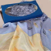 Hedvábná šála - Okamžik zmizí za chvílí Batitex - malovaná, batikovaná trička, šaty, mikiny, šátky, šály, kravaty Hedvábná šála - Okamžik zmizí za chvílí Batitex - malovaná, batikovaná trička, šaty, mikiny, šátky, šály, kravaty