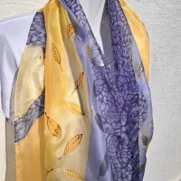 Hedvábná šála - Okamžik zmizí za chvílí Batitex - malovaná, batikovaná trička, šaty, mikiny, šátky, šály, kravaty Hedvábná šála - Okamžik zmizí za chvílí Batitex - malovaná, batikovaná trička, šaty, mikiny, šátky, šály, kravaty