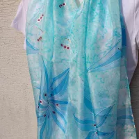 Hedvábná ručně malovaná šála - Mrazivý květ Batitex - malovaná, batikovaná trička, šaty, mikiny, šátky, šály, kravaty Hedvábná ručně malovaná šála - Mrazivý květ Batitex - malovaná, batikovaná trička, šaty, mikiny, šátky, šály, kravaty