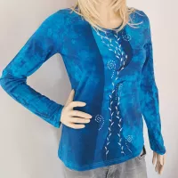 Malované batikované tričko - Na dotyk zimy Batitex - malovaná, batikovaná trička, šaty, mikiny, šátky, šály, kravaty Malované batikované tričko - Na dotyk zimy Batitex - malovaná, batikovaná trička, šaty, mikiny, šátky, šály, kravaty