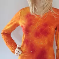 Malované batikované tričko - Podzimní rozšáda | velikost S