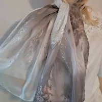 Hedvábná malovaná šála -První sníh Batitex - modní trička, šály, šátky